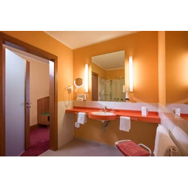 Wellnesshotel: Badezimmer - Vivea 4* Hotel Bad Goisern