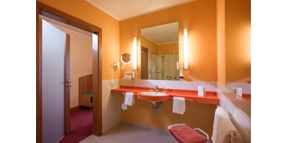 Wellnessurlaub - Schwanenstadt - Badezimmer - Vivea 4* Hotel Bad Goisern