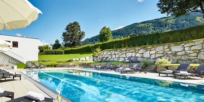 Wellnessurlaub - Day SPA - Berchtesgaden - Die “Lederhosn” unter den alpinen Lifestyle Hotels. Das 4 Sterne Hotel im Zentrum von Kaprun bietet Ihnen eine gelungene Mischung aus authentischem alpinem Lifestyle, herzlicher Gastfreundschaft, Aktivmöglichkeiten und Wellnessfreuden.  - Das Alpenhaus Kaprun
