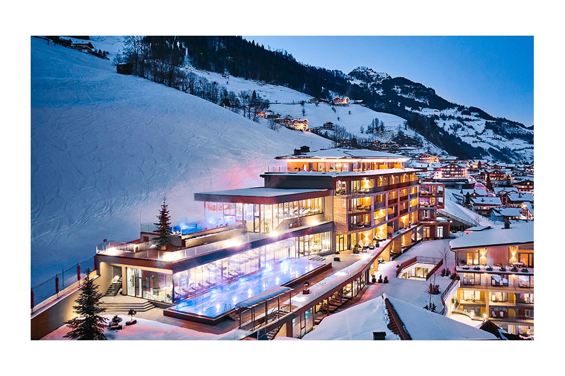 Wellnesshotel: Außenansicht Winter - DAS EDELWEISS Salzburg Mountain Resort