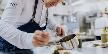 Wellnessurlaub - Babysitterservice - Gourmetküche von Sterne- & 4-Haubenkoch Andreas Herbst - Good Life Resort Riederalm