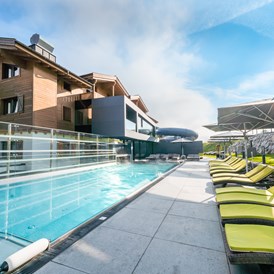 Wellnesshotel: Sport-Outdoor-Pool - Hotel die Riederalm
