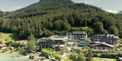 Wellnessurlaub - Schwanenstadt - Außenansicht Sommer - Waldhof Fuschlsee Resort