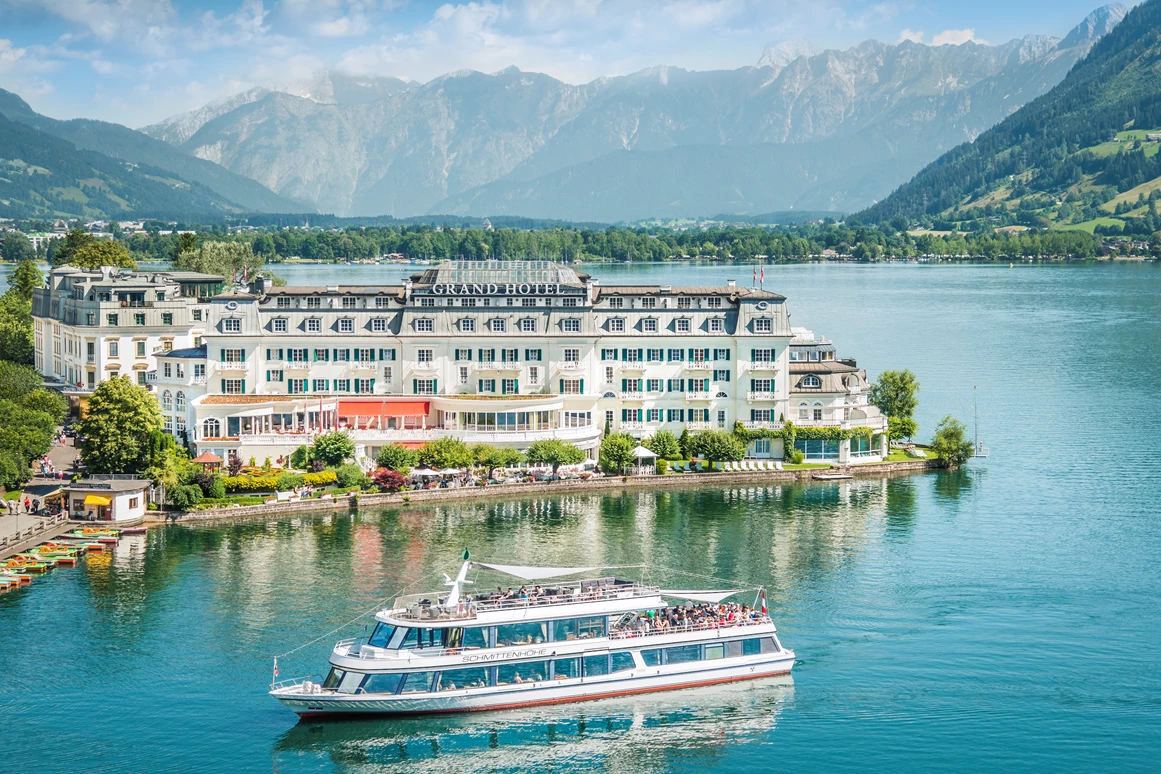 Wellnesshotel: Außenansicht GRAND HOTEL ZELL AM SEE - GRAND HOTEL ZELL AM SEE