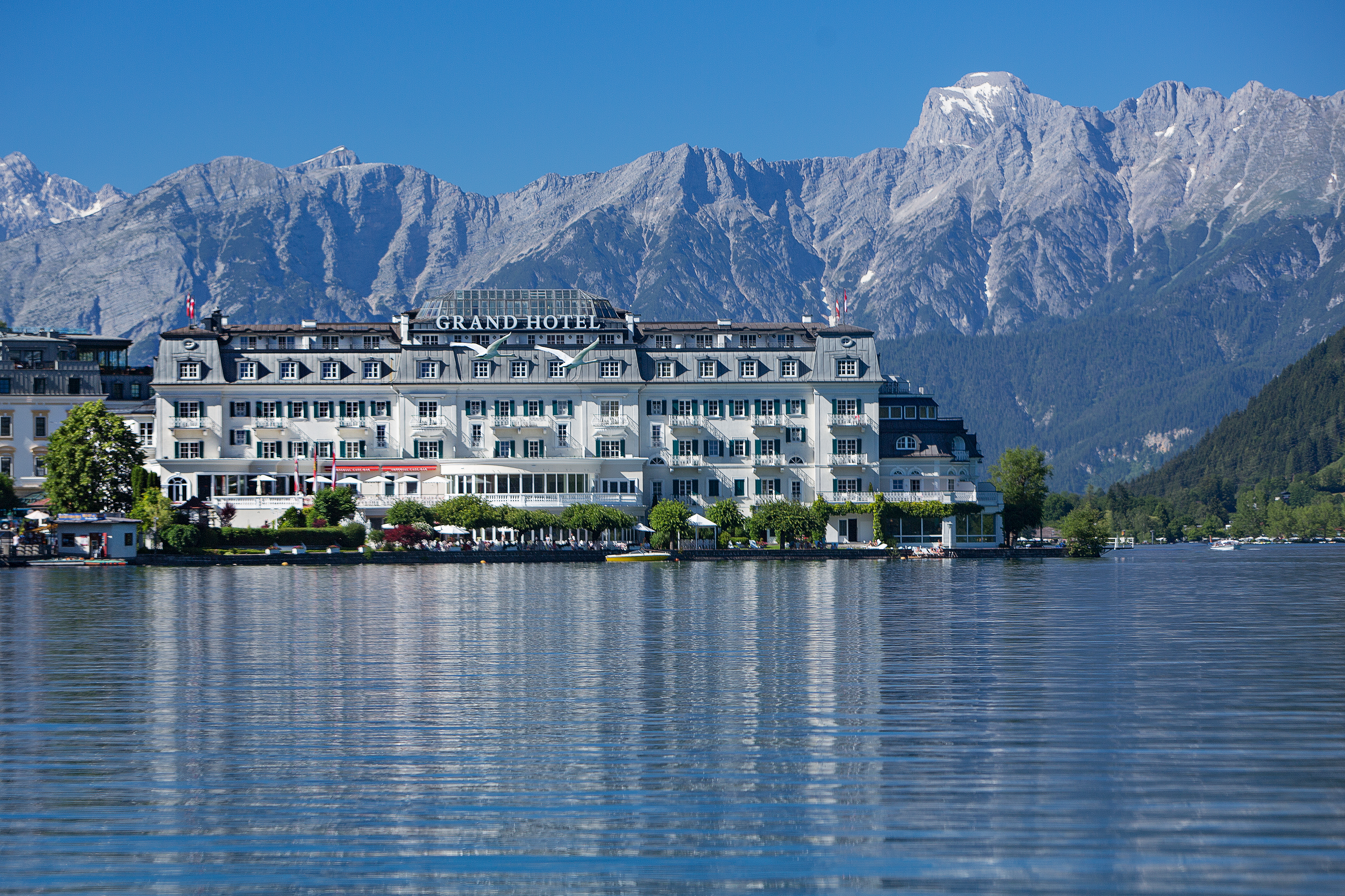 Wellnesshotel: Außenansicht GRAND HOTEL ZELL AM SEE - GRAND HOTEL ZELL AM SEE