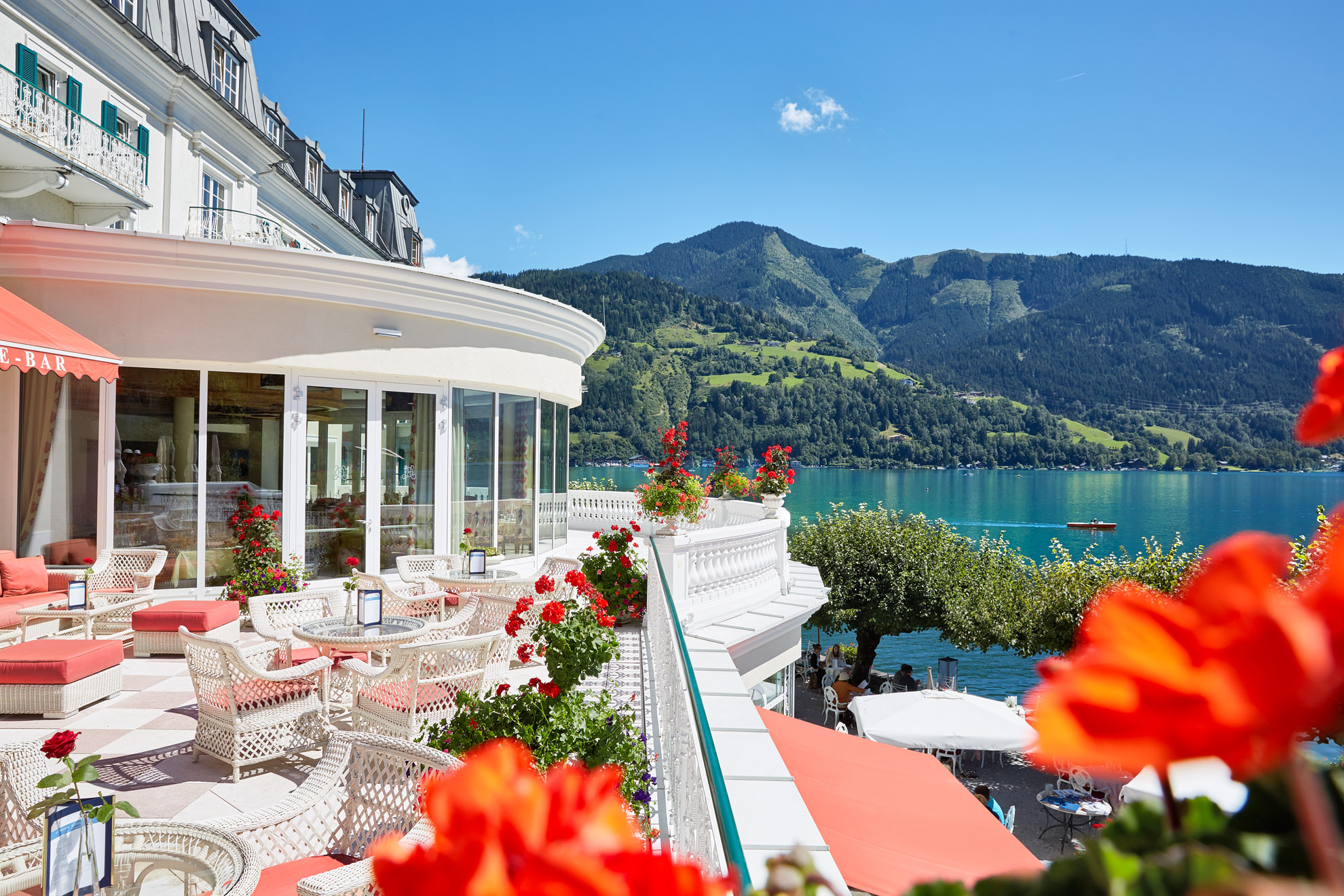 Wellnesshotel: Seebar Terrasse - GRAND HOTEL ZELL AM SEE