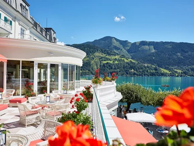 Wellnesshotel: Seebar Terrasse - GRAND HOTEL ZELL AM SEE