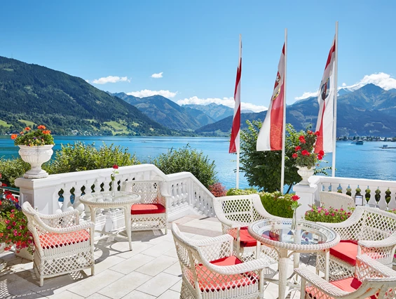 Wellnesshotel: Seebar Terrasse - GRAND HOTEL ZELL AM SEE