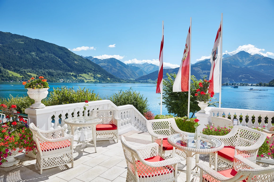 Wellnesshotel: Seebar Terrasse - GRAND HOTEL ZELL AM SEE