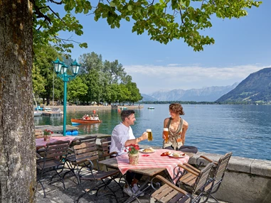 Wellnesshotel: Traditionelles Restaurant Pinzga Bräu mit Brauerei - GRAND HOTEL ZELL AM SEE