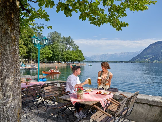 Wellnesshotel: Traditionelles Restaurant Pinzga Bräu mit Brauerei - GRAND HOTEL ZELL AM SEE