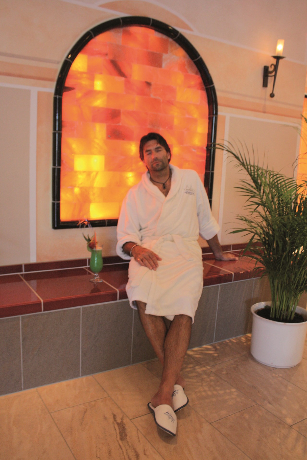 Schlosshotel Lacknerhof****S Saunen und Bäder im Detail Solegrotte