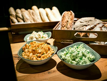 Wellnessurlaub - Pilates - Kräuterbutter aus den Zutaten vom hauseigenen Kräutergarten - Spirit & SPA Birkenhof am Elfenhain