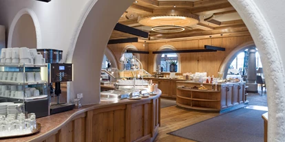 Wellnessurlaub - Ruhpolding - Frühstückbuffet im Hotel Sonne Restaurant - Hotel Sonne 4*Superior