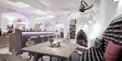 Wellnessurlaub - Pilates - Lobby und Bar - Hotel Rigele Royal