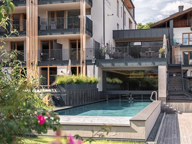 Wellnesshotel: Außenansicht - Maraias Luxury Suites & Apartments