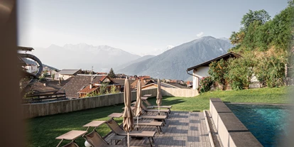 Wellnessurlaub - Dorf Tirol - Poolterrasse - Maraias Luxury Suites & Apartments