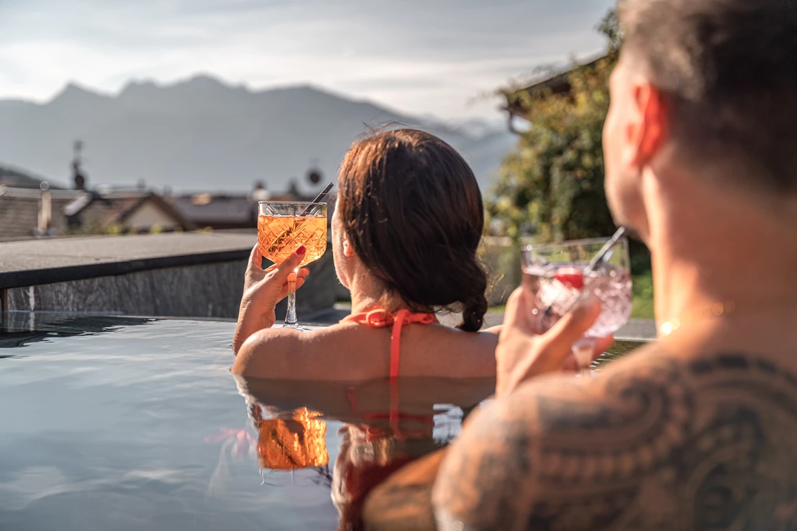 Wellnesshotel: Poolaussicht - Maraias Luxury Suites & Apartments