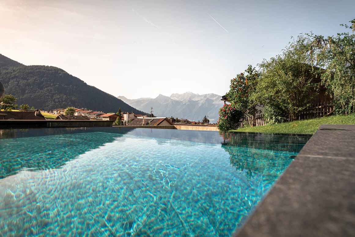 Wellnesshotel: Infinitypool - Maraias Luxury Suites & Apartments