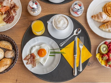Wellnesshotel: Frühstück - Maraias Luxury Suites & Apartments