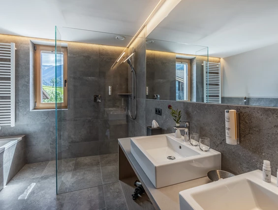 Wellnesshotel: Badezimmer Apartment - Maraias Luxury Suites & Apartments