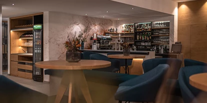 Wellnessurlaub - Dorf Tirol - Trustbar, Bar, Lounge - Maraias Luxury Suites & Apartments