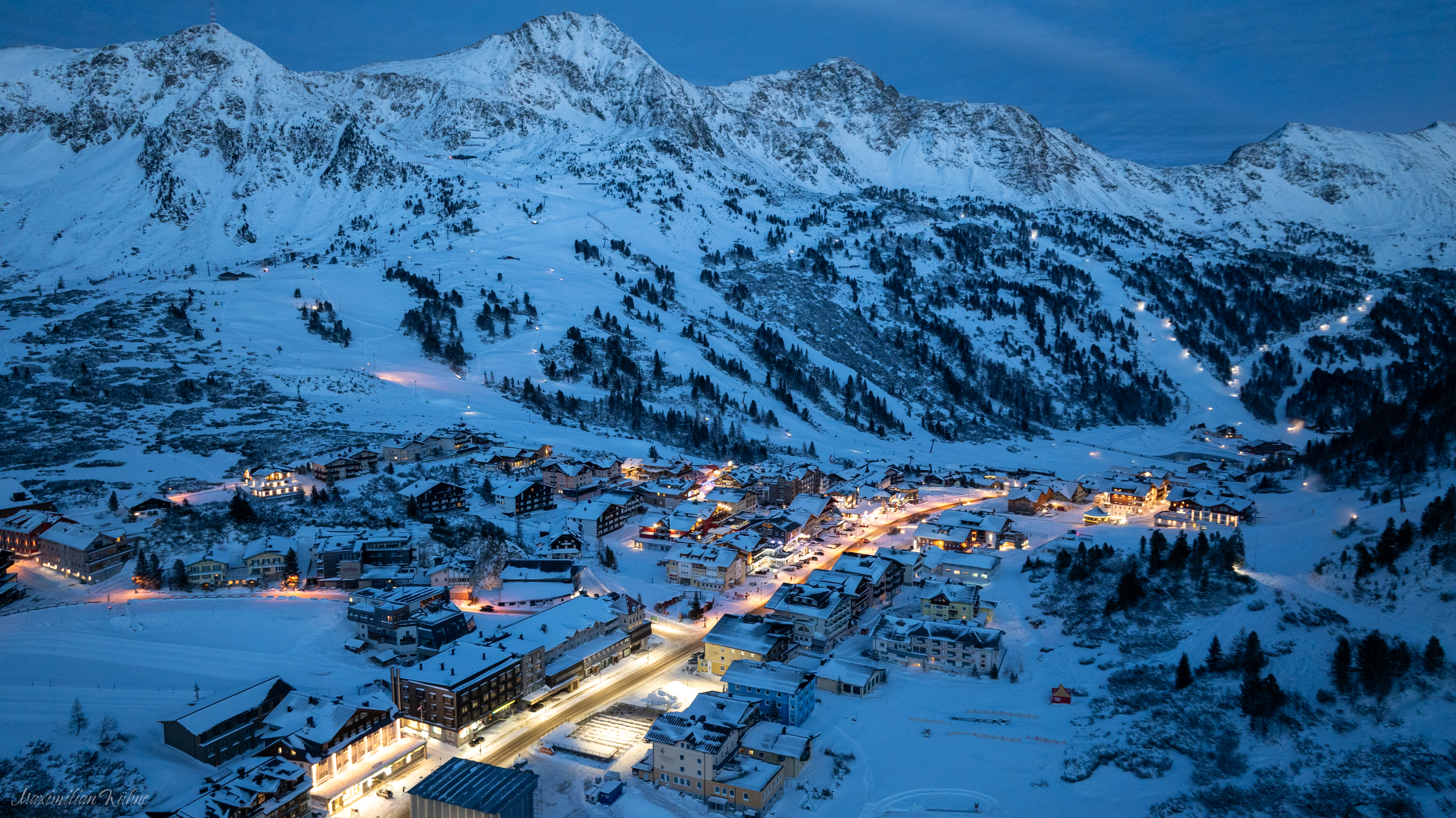 Wellnesshotel: Nachtaufnahme - Hotel Schneider