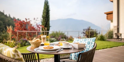 Wellnessurlaub - Dorf Tirol - Frühstück im Freien - Hotel Kiendl