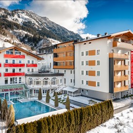 Wellnesshotel: Aussenansicht Winter - Impuls Hotel Tirol