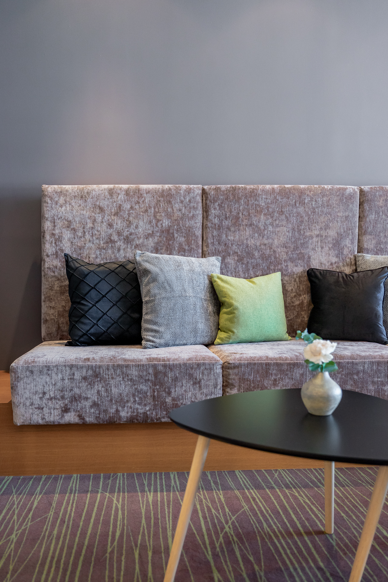 Wellnesshotel: Gemütliche Sitzecke im Zimmer Seeblick - Ritzenhof – Hotel und Spa am See - Zimmer | Suiten