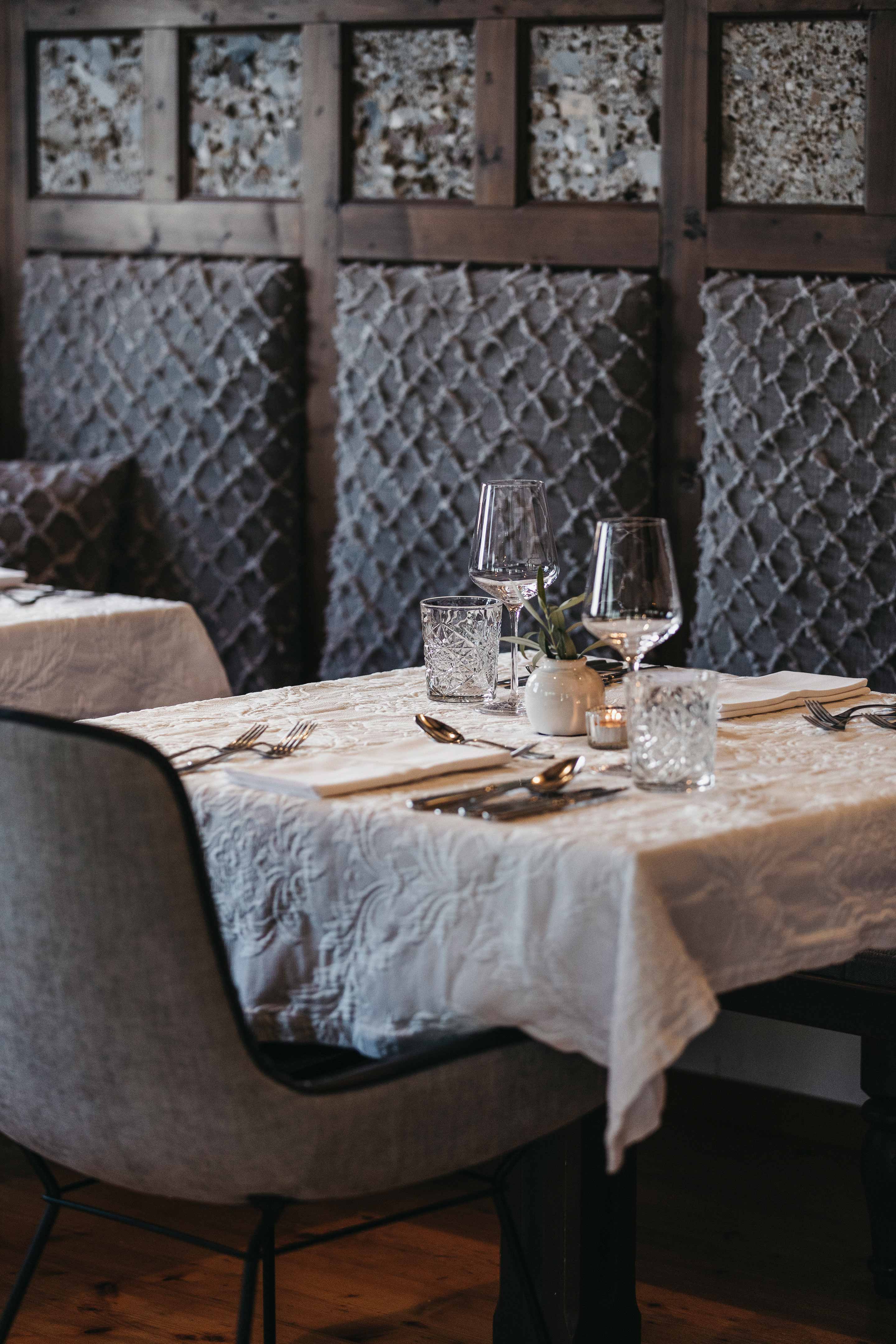 Wellnesshotel: Kulinarik-sonnhof-dinner-alpendorf-josalzburg-salzburgerland, sonnhofalpendorf-sonnhof-josalzburg-salzburgerland-wellnesshotel-adultsonly-urlaub-sommer-winter-wellness-ski-skiin-skiout - Sonnhof Alpendorf - adults only place