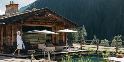 Wellnessurlaub - Fahrradverleih - Innsbruck - Naturschwimmteich und Außenblocksauna - Alpinhotel Berghaus