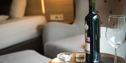 Wellnessurlaub - Ganzkörpermassage - Esthal - Zimmer - Parkhotel Schillerhain