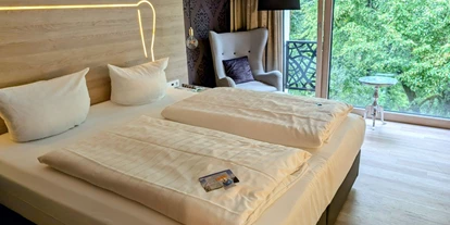 Wellnessurlaub - Ganzkörpermassage - Esthal - Zimmer - Parkhotel Schillerhain