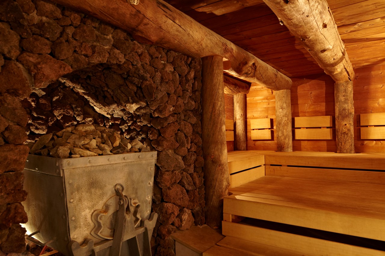 Hotel Dirsch Wellness und Spa Resort Naturpark Altmühltal Saunen und Bäder im Detail Kelo Blockhaus Sauna 