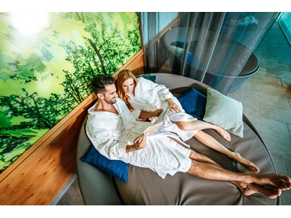 Wellnessurlaub - Day SPA - Knotzberg (Neukirchen am Walde, Natternbach) - Zeit zum Lesen und Ruhen in unseren vielen Ruheräumen - Landrefugium Obermüller | 360 ° Glück | 4,5 Sterne