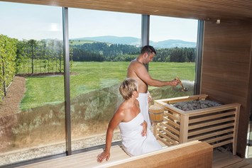 Wellnesshotel: Panoramasauna - Schwitzen und Ausblick genießen - Landrefugium Obermüller | SPA & Naturresort | 360 ° Glück | 4,5 Sterne