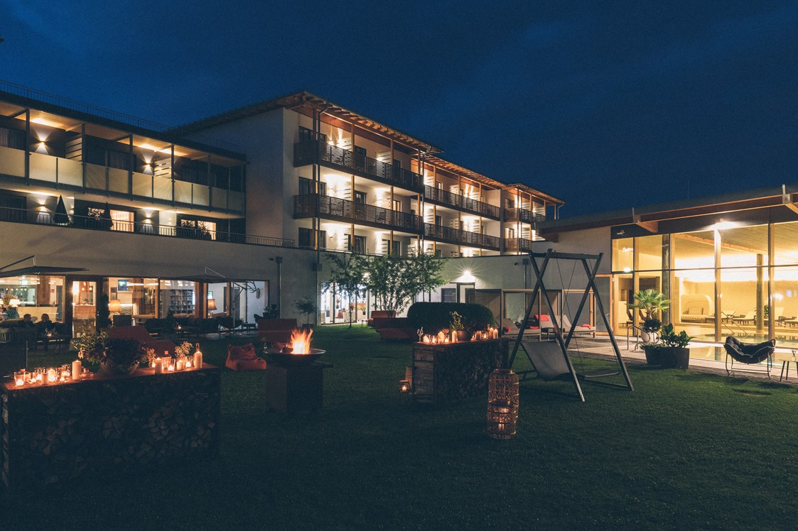 Wellnesshotel: Gartenstimmung am Abend - Hotel Eibl-Brunner  