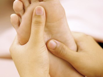 Wellness-Wohlfühlhotel Sonnentau Behandlungen im Detail Entspannungs-Fußreflexzonenmassage
