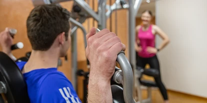Wellnessurlaub - Whirlpool - Bad Kissingen - Fitnessraum - Wellness-Wohlfühlhotel Sonnentau