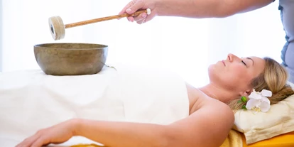 Wellnessurlaub - Whirlpool - Bad Kissingen - Spezialmassagen - Wellness-Wohlfühlhotel Sonnentau