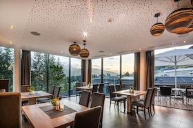 Wellnessurlaub - Ganzkörpermassage - Ursprung Panorama Hotel