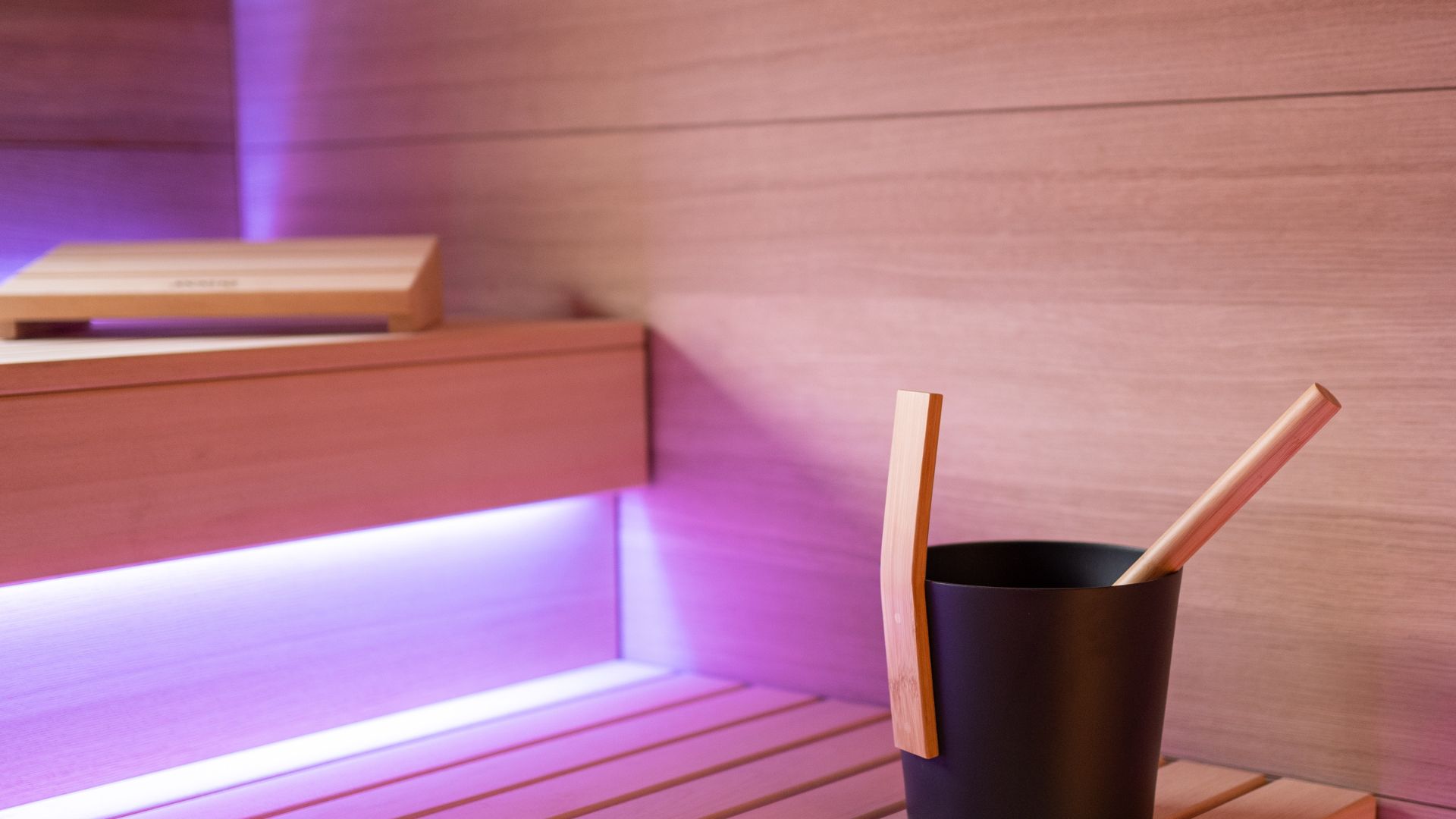 Wellnessurlaub - Parkplatz: kostenlos beim Hotel - Rheinland-Pfalz - Sauna wingert.milde 60 Grad - Leinsweiler Hof