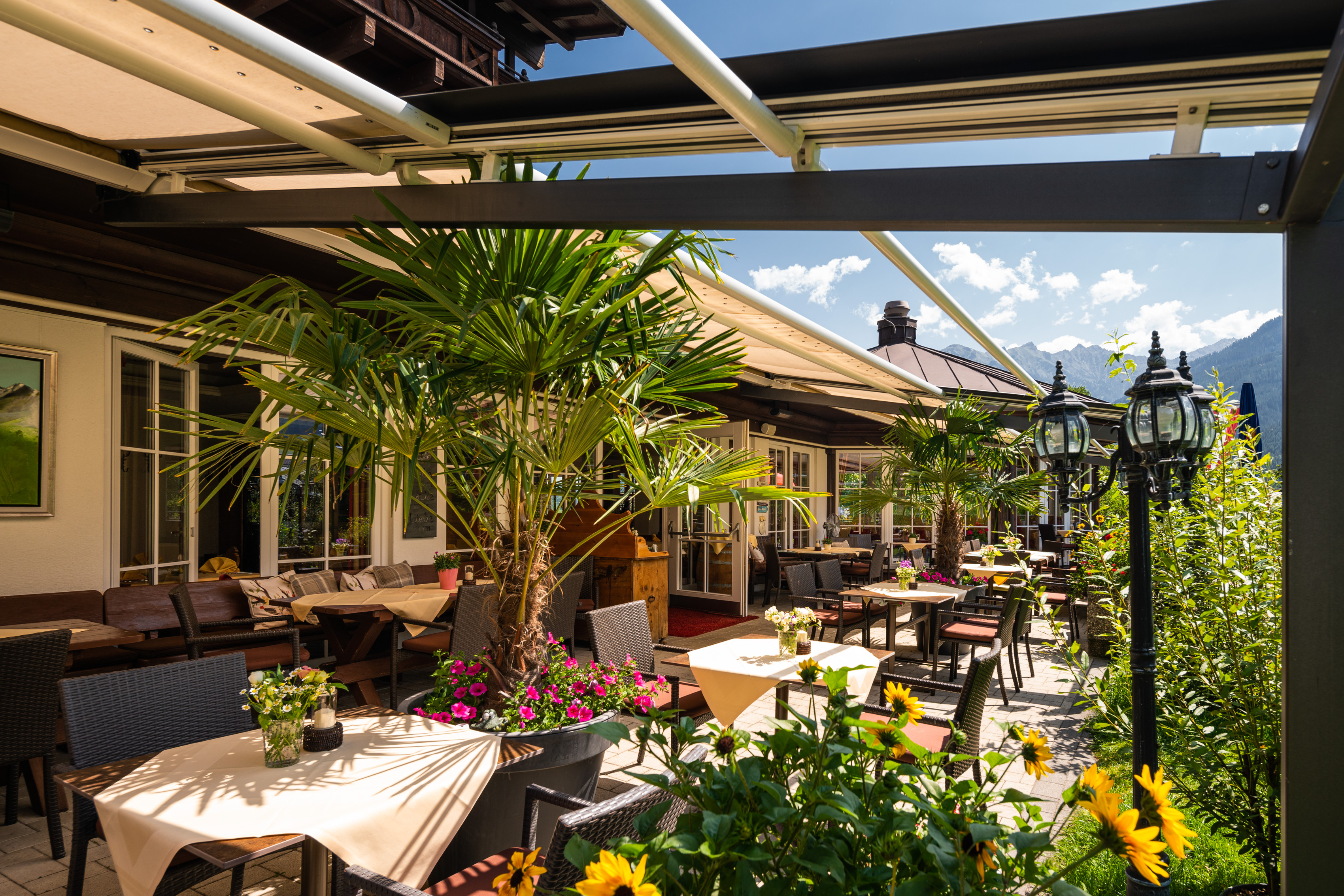 Wellnesshotel: Sonnige Terrasse - Hotel Hubertus
