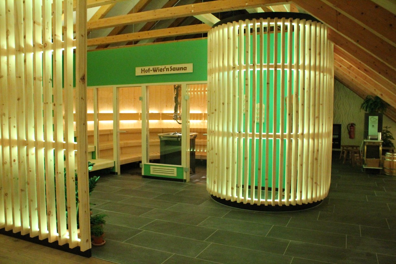 Hotel am Haslinger Hof Saunen und Bäder im Detail Hof-Wies'nSauna