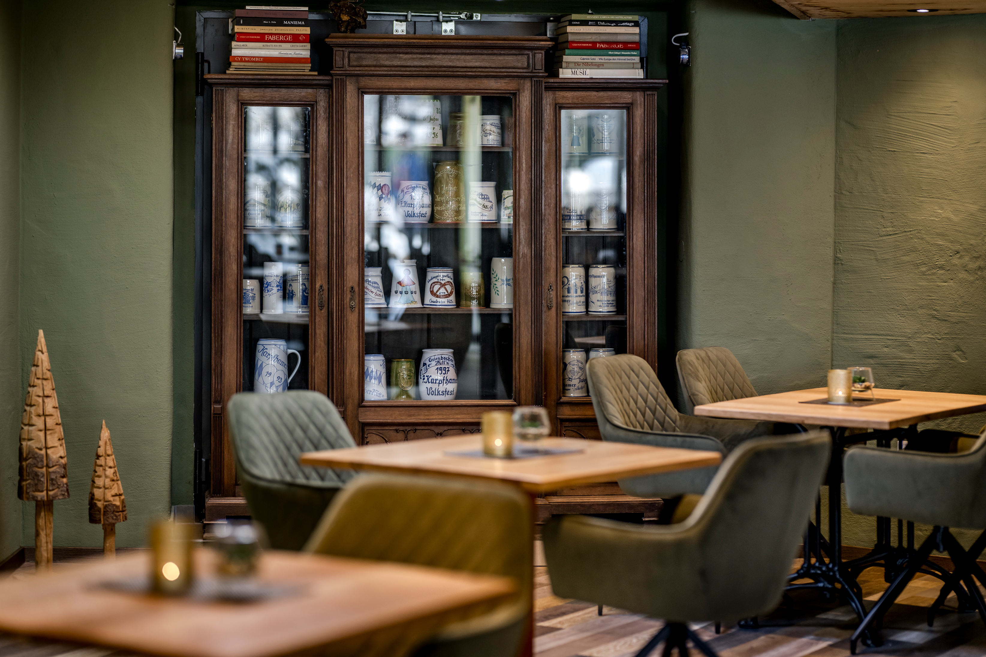 Wellnesshotel: Gemütliche Sitzplätze im Salettl - Hotel am Haslinger Hof - Kulinarik | Restaurant