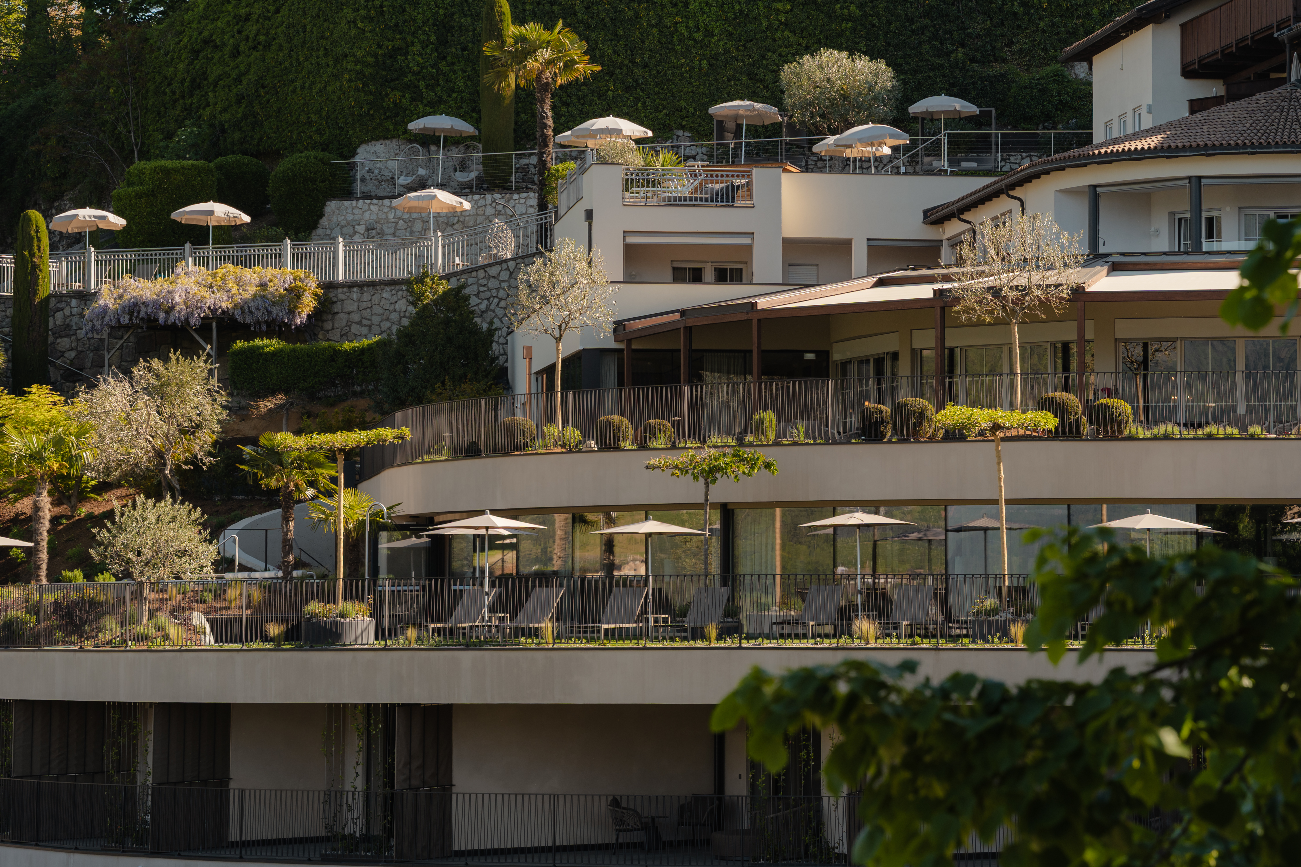 Wellnesshotel: Hotelansicht Schlosswirt - Hotel Schlosswirt - Hotel | Umgebung