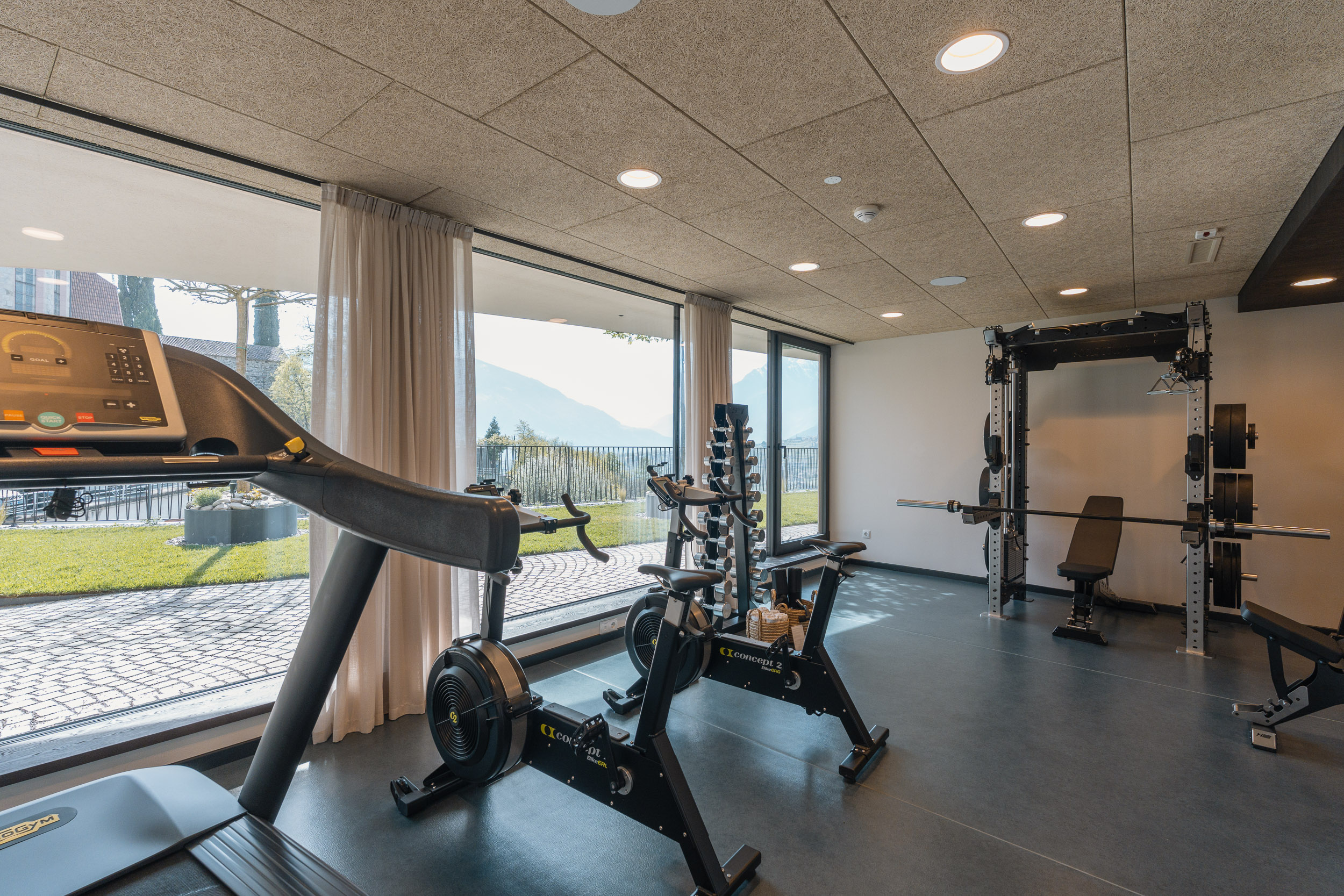 Wellnesshotel: Fitnessraum - Hotel Schlosswirt - Hotel | Umgebung