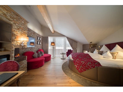 Wellnessurlaub - Finnische Sauna - Reith bei Seefeld - Premium Suite RosenReich mit Sauna und Whirlpool - Das Rübezahl Romantic Hideaway & Boutique Spa