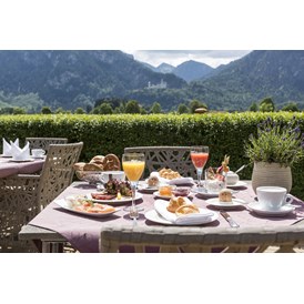 Wellnesshotel: Frühstück mit Blick auf Schloss Neuschwanstein - Hotel Das Rübezahl